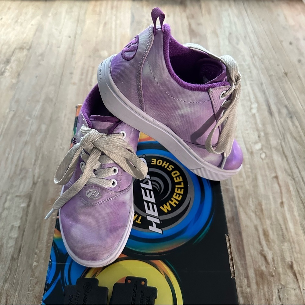 HEELYS Girl's Pro 20 Prints SZ 13C Purple Tie Dye Sporty Skate Sneakers GUC - Picture 3 of 5